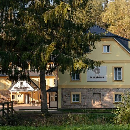 Chatky Skalni Mlyn Adršpach エクステリア 写真