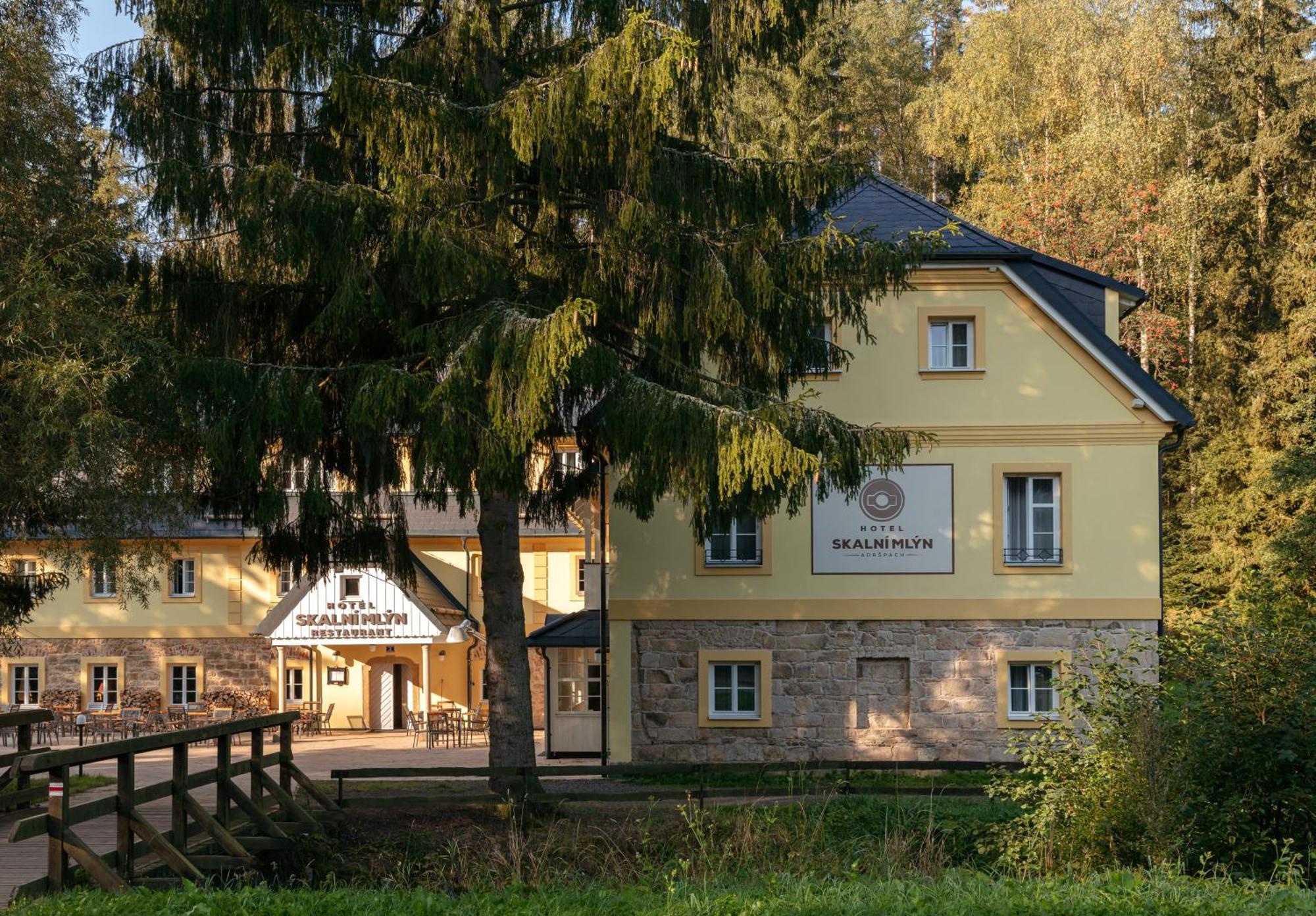 Chatky Skalni Mlyn Adršpach エクステリア 写真
